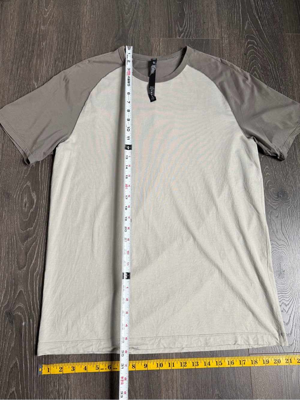 Men's Short-Sleeve TwoTone Raglan Crewneck Light Gray/Beige Size Large Lululemon - Picture 4 of 6